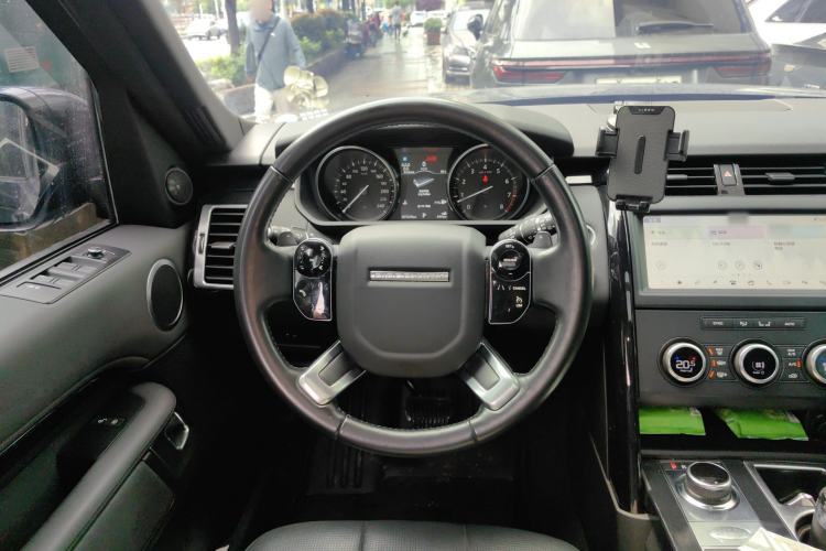 Used Land Rover Discovery 2019 3.0 SC V6 SE Steering Wheel