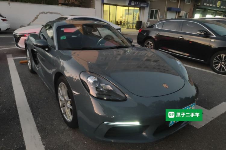 Used Porsche 718 2016 Cayman 2.0T
