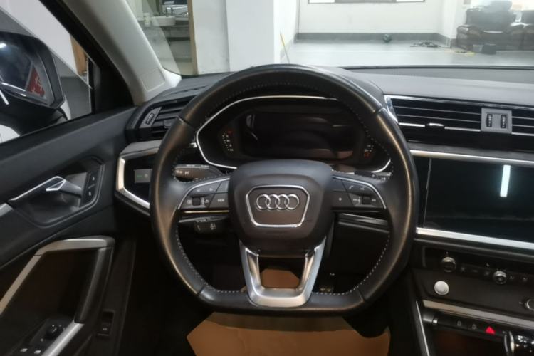 Used Audi Q3 2020 40 TFSI Fashion Dynamic Model
