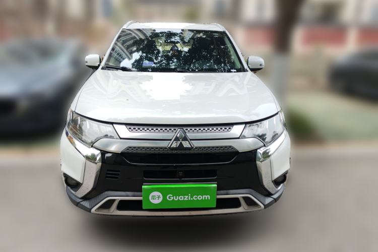 Used Mitsubishi Outlander 2019 2.4L 4x4 Zhi Xiang Edition 5 Seats China VI Standard