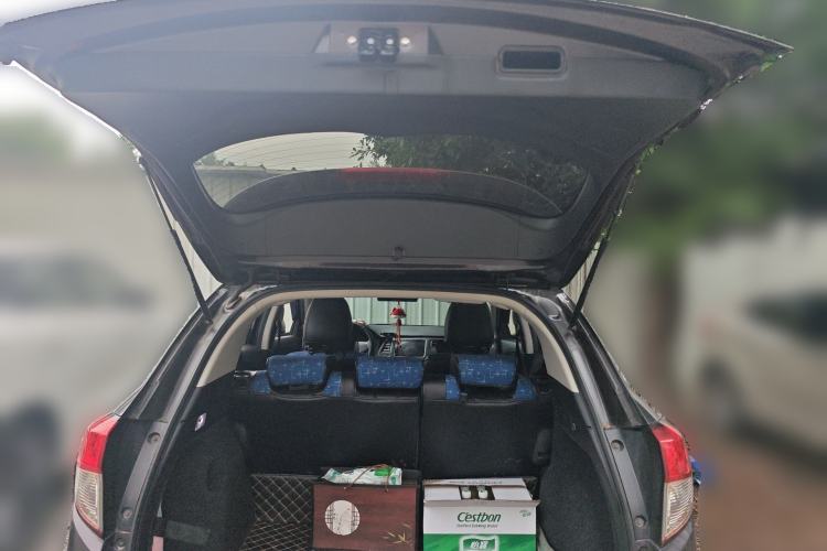 Used Honda Vezel 2020 1.5L CVT Pioneer Edition Trunk