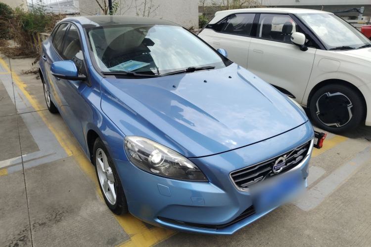 Used Volvo V40 2016 T3 Zhiyi Edition
