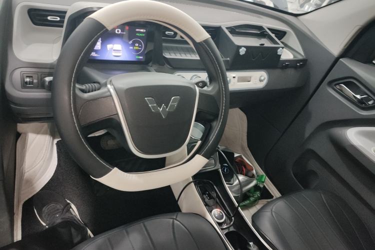 Used Wuling Hongguang MINIEV 2022 Macaron Premium Model – Lithium Iron Phosphate Center Console