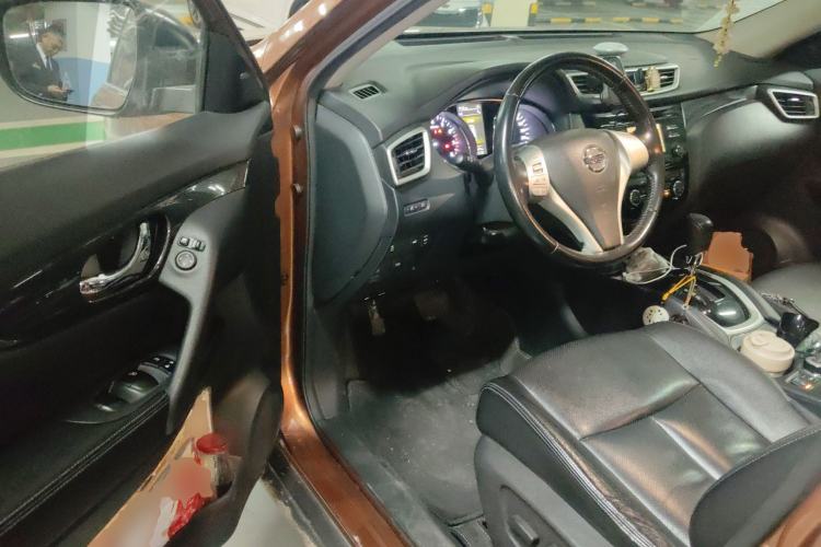 Used Nissan X-Trail 2014 2.5L CVT Luxury Edition 4WD
