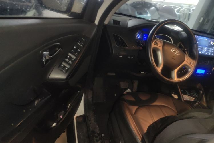 Used Hyundai ix35 2015 2.0L Automatic 2WD Smart Type China IV