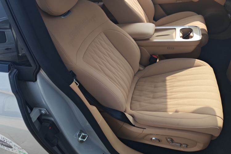 Used EXEED Star Era ET 2024 Extended-Range 240 Ultra All-Wheel Drive Right Front Seat