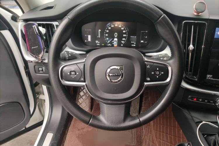 Used Volvo XC60 2019 T5 4x4 Smart Edition China V Standard Steering Wheel