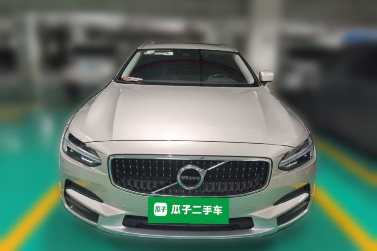 Used Volvo V90 2017 Cross Country T5 AWD Smart Range Edition