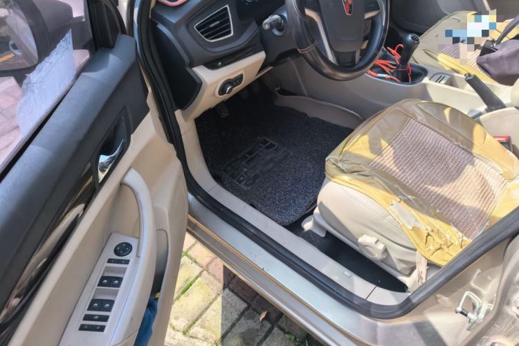 Used Roewe 360 2016 1.5L Manual Smart Screen Version
