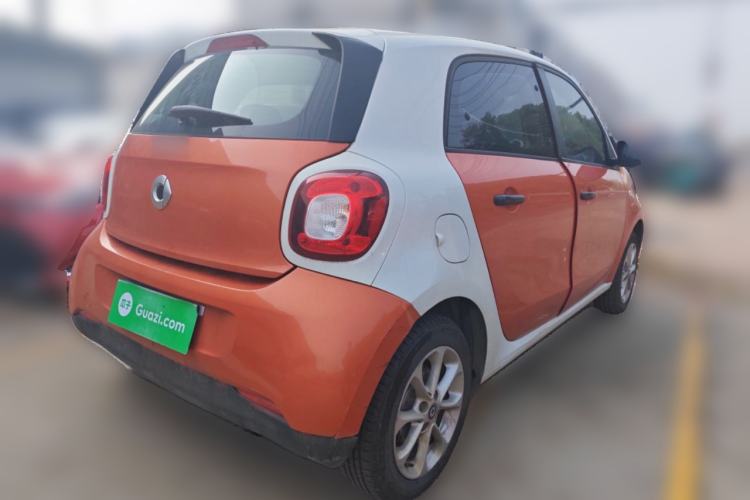 Used smart forfour 2018 1.0L 52 kW Dynamic Edition
