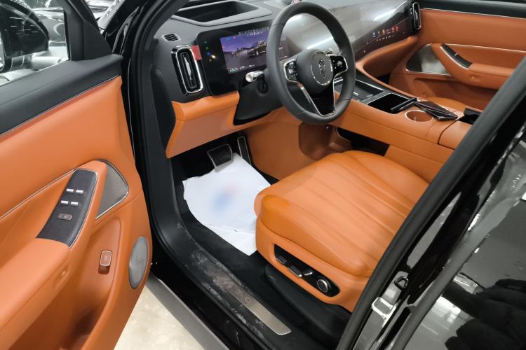 Used Hima AITO M8 2025 Extended-Range Max Version 37 kWh 6-Seater Interior 3