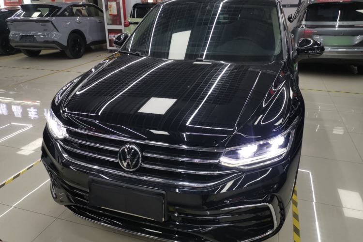 Used Volkswagen Tiguan L 2023 Restyled 330TSI Automatic Two-Wheel Drive R-Line Enhanced Comfort Version
