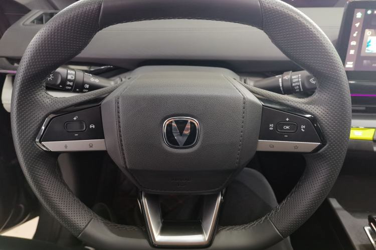 Used Changan UNI-V iDD 2023 ZhiDian iDD 1.5T 113km ZhiKu Model
