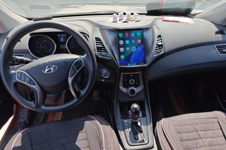 Used Hyundai Elantra (5th Generation / Langdong) 2015 1.6L Automatic Leading Model Center Console