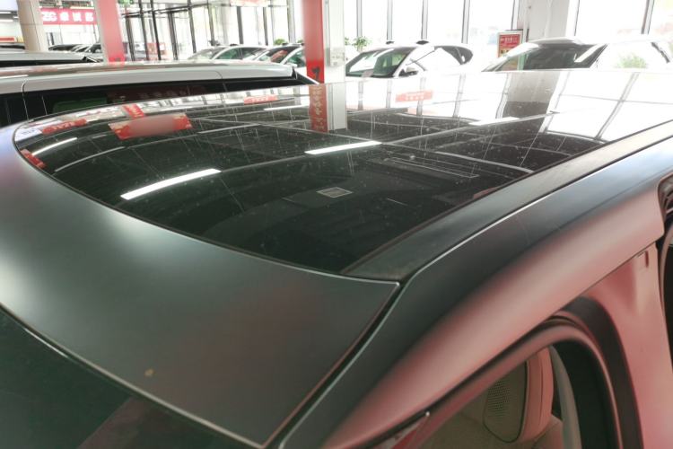 Used XPeng X9 2025 740 Ultra-Long Range Max Roof