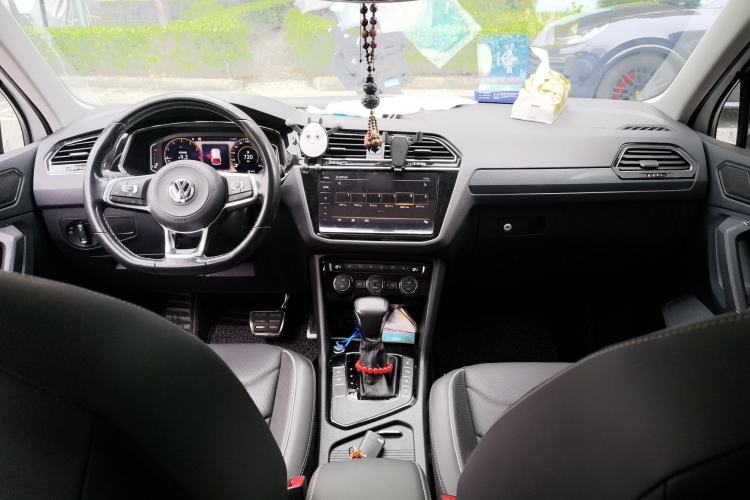 Used Volkswagen Tiguan L 2020 330TSI Automatic Two-Wheel Drive R-Line Flagship Version China VI Standard Headliner