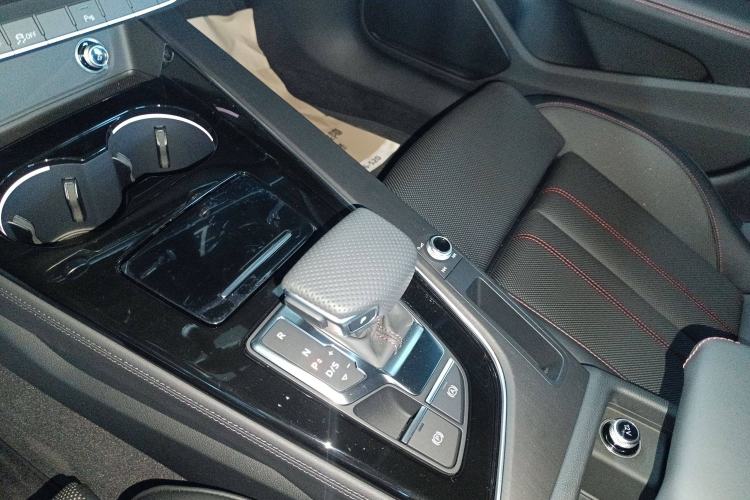 Used Audi A4L 2025 2 Million Units Enjoyment Version 40 TFSI Luxury Dynamic Edition