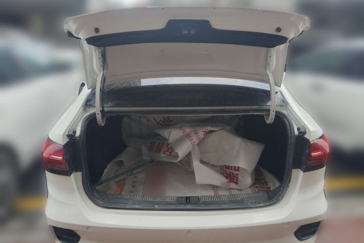 Used Roewe i5 2021 1.5L Manual Platinum Edition
