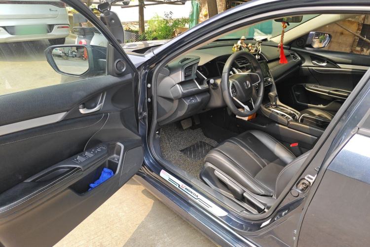 Used Honda Civic 2016 220TURBO CVT Luxury Edition
