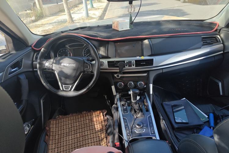 Used Haval H7 2018 Blue-Label H7 2.0T Automatic Enjoyment Model Center Console