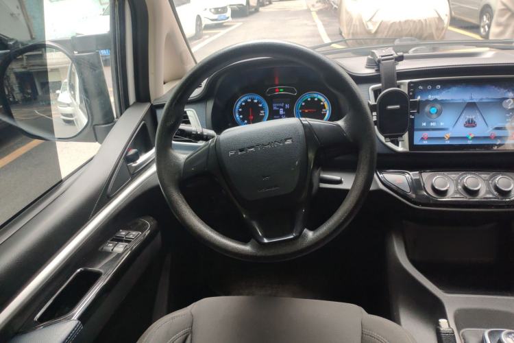 Used FORTHING Lingzhi M5 2022 Standard Version Base Model 7 Seats
