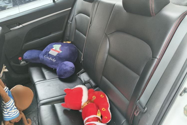 Used Hyundai Elantra (6th Generation / Lingdong) 2018 1.6L Automatic 15th Anniversary Special Edition Left Rear Seat