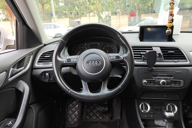 Used Audi Q3 2015 35 TFSI Comfort Model
