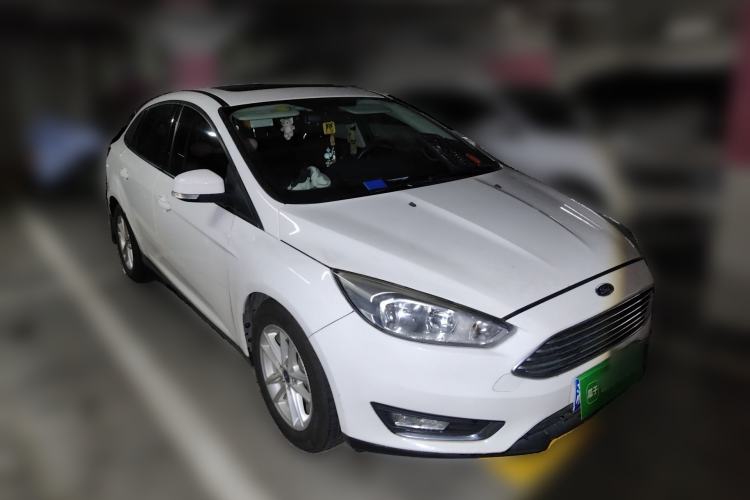 Used Ford Focus 2017 Sedan EcoBoost 125 Automatic Supreme Style SmartDrive Edition Front Right 45 Deg