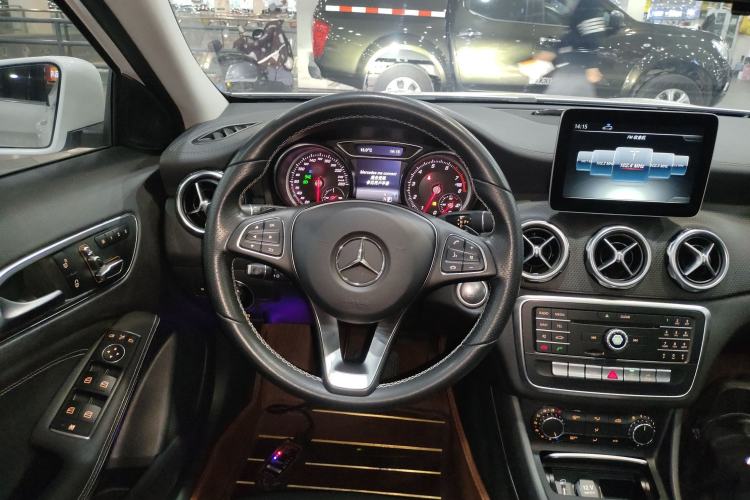 Used Mercedes-Benz GLA 2017 GLA 200 Fashion Model
