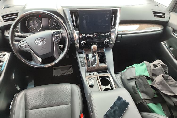 Used Toyota Alphard 2020 Dual-Engine 2.5L Prestige Edition Center Console