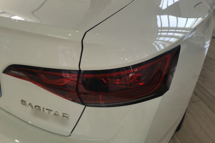 Used Volkswagen Sagitar 2025 300TSI DSG Flyover Edition Right Rear Taillight