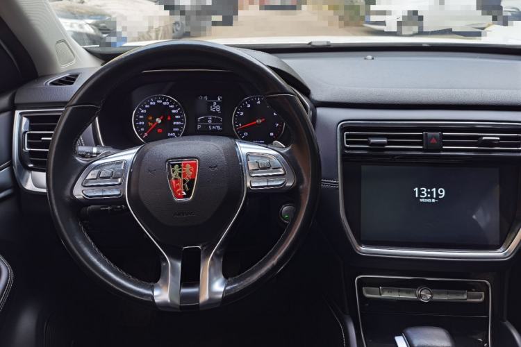 Used Roewe RX8 2018 30T Two-Wheel Drive Flagship Edition
