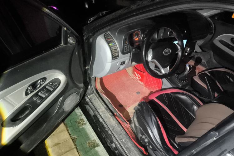 Used Soueast V3 Lingyue 2011 1.5L Manual Flagship Edition Driver Seat