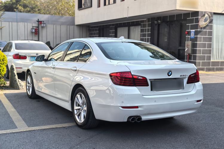 Used BMW 5 Series 2015 520i Elegant Edition

