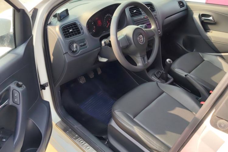 Used Volkswagen Polo 2013 1.4L Manual Fashion Edition Driver Seat