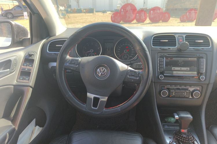 Used Volkswagen Golf 2010 1.4 TSI Automatic Luxury Model Steering Wheel