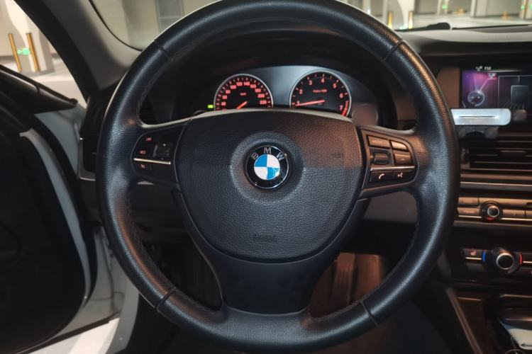 Used BMW 5 Series 2013 525Li Luxury Model