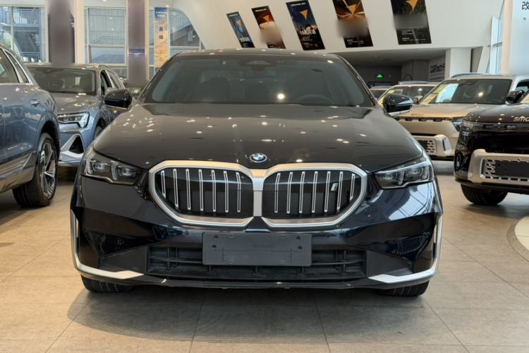Used BMW i5 2024 eDrive 35L Luxury Package
