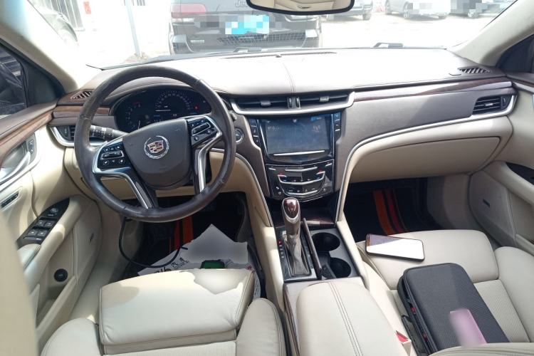 Used Cadillac XTS 2013 28T Luxury Model Center Console