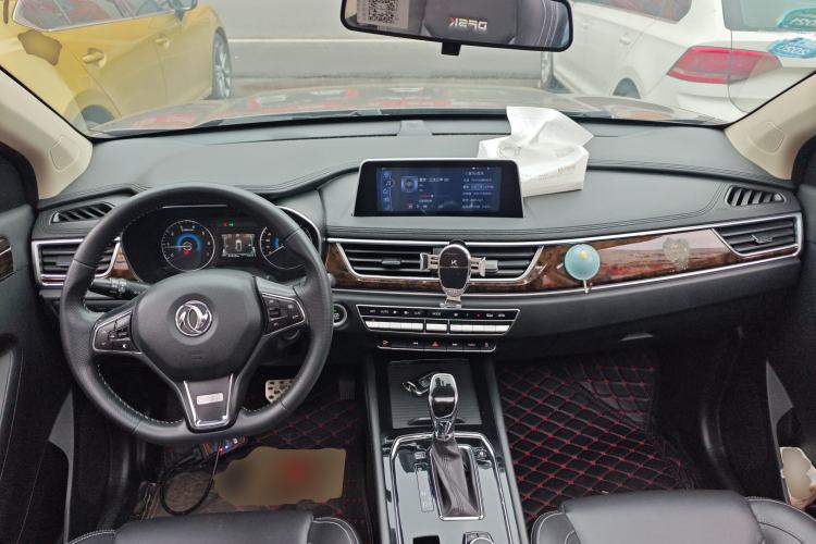 Used Dongfeng Fengon 580 2017 1.5T CVT Smart Style Model Center Console