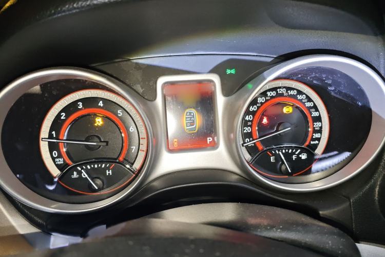 Used Dodge Journey 2013 2.4L Two-Wheel Drive Luxury Version