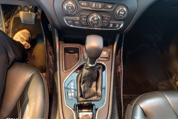 Used Jeep Cherokee 2019 2.0T Two-Wheel Drive Smart Enjoyment Version China VI