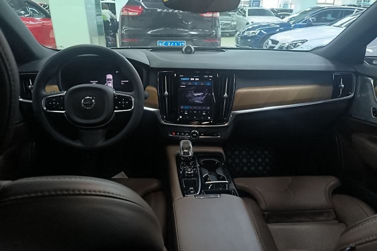 Used Volvo S90 New Energy 2023 T8 Plug-in Hybrid All-Wheel Drive Long-Range Zhiyi Luxury Edition
