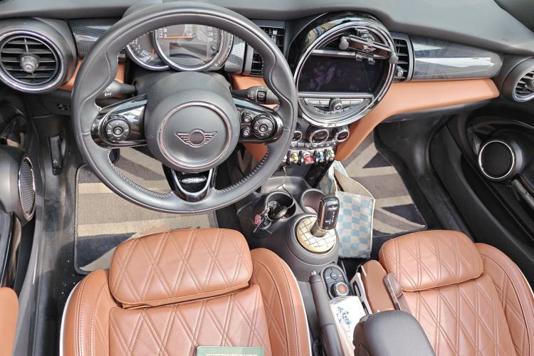 Used MINI 2018 1.5T COOPER CABRIO Artist Center Console