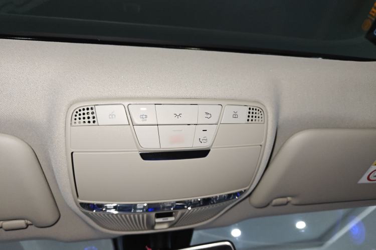 Used Mercedes-Benz E-Class 2023 Facelift E 260 L
