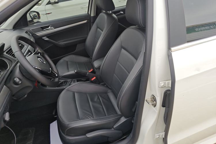 Used Volkswagen Lavida 2015 1.6L Automatic Comfort Edition
