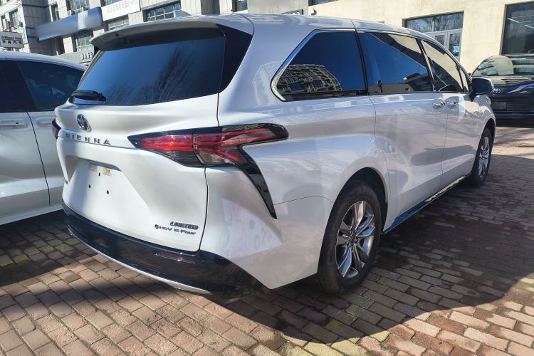 Used Toyota SIENNA 2024 2.5L Hybrid Four-Wheel Drive Prestige Edition Exterior 5