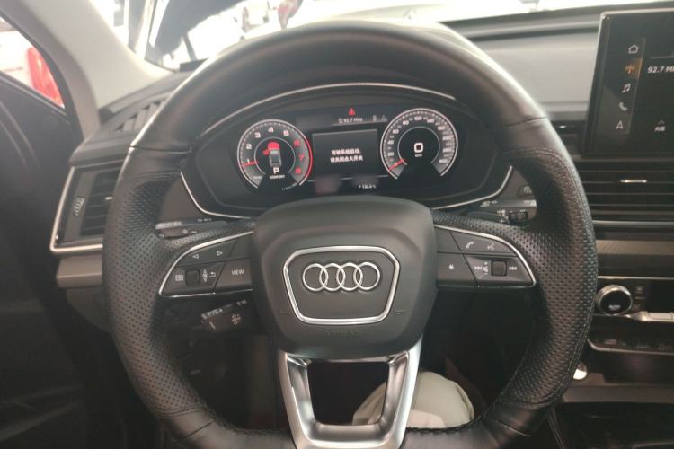 Used Audi Q5L 2022 40T Luxury Dynamic Model Steering Wheel