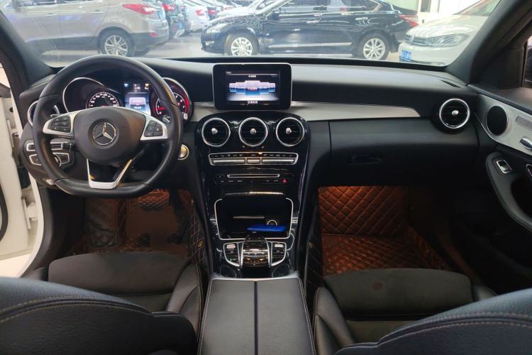 Used Mercedes-Benz C-Class 2017 C 200 Sport Edition 4MATIC Center Console