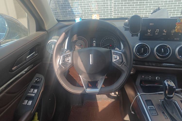 Used Wey VV5 2019 Upgraded Model 2.0T Two-Wheel Drive Ultra-Luxury Version China V Standard Steering Wheel